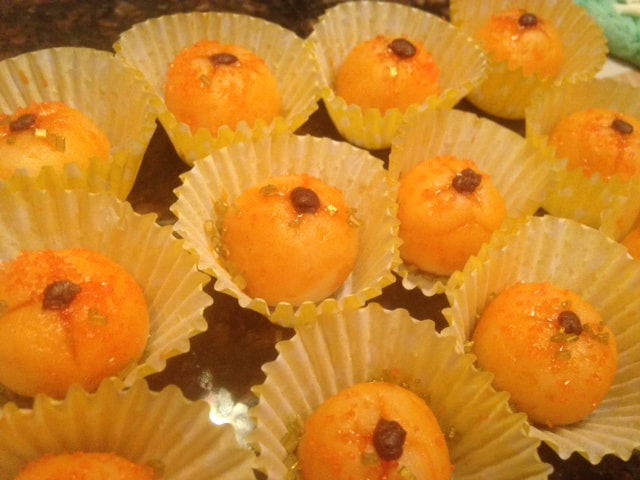MARZIPAN ORANGES * no-cook HOLIDAY candy * basically 1-ingredient plus ...